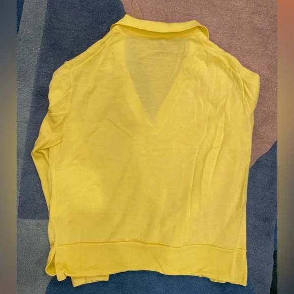 Yellow Merino Wool collared loose fit sweater. - Picture 4 of 4